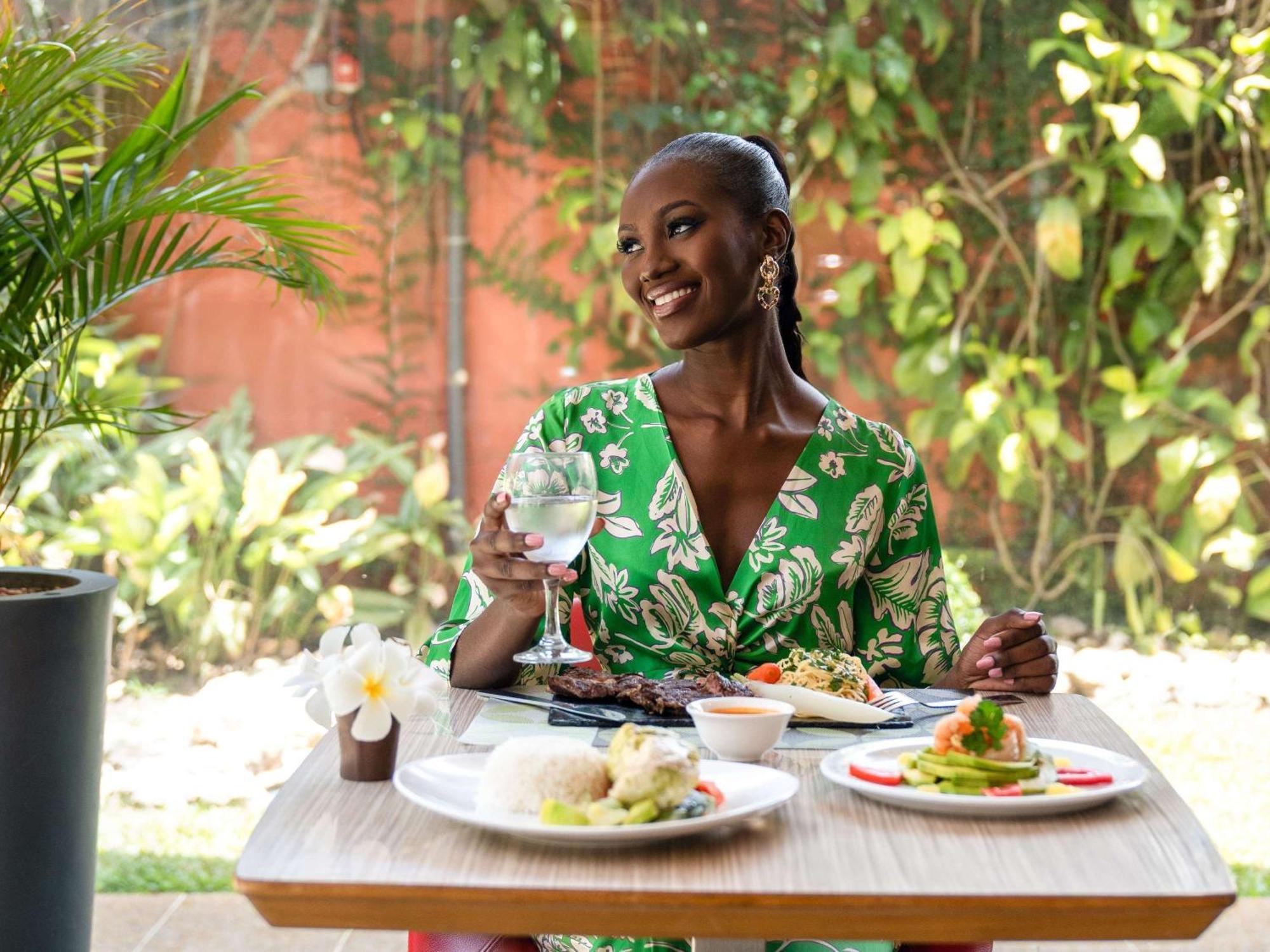 Отель Ibis Styles Abidjan Marcory Экстерьер фото